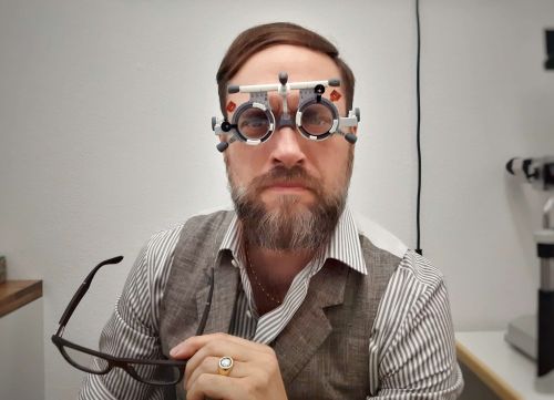 Kunde Sehtest Brille Optiker