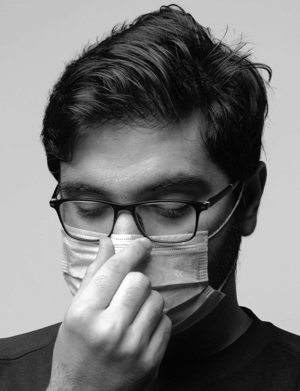 Brille und Maske