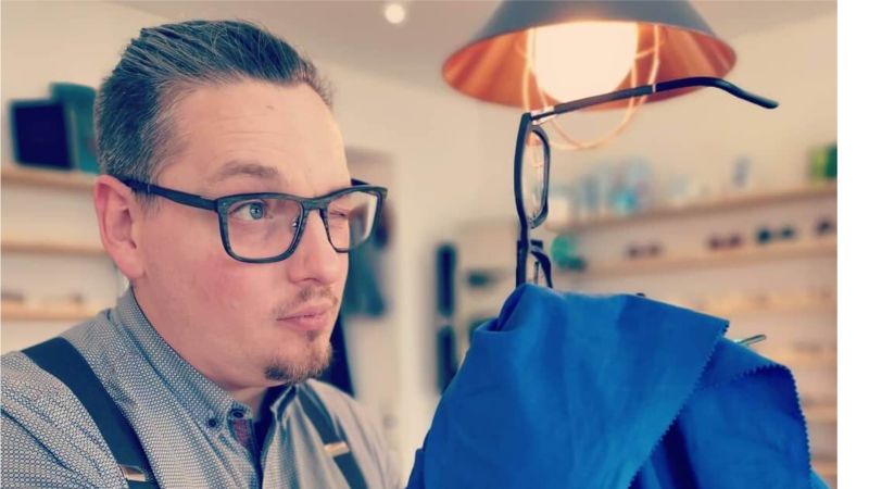 Chris Servie BASZ fca1da83 Optiker für Kontaktlinsen & Brille in Zug